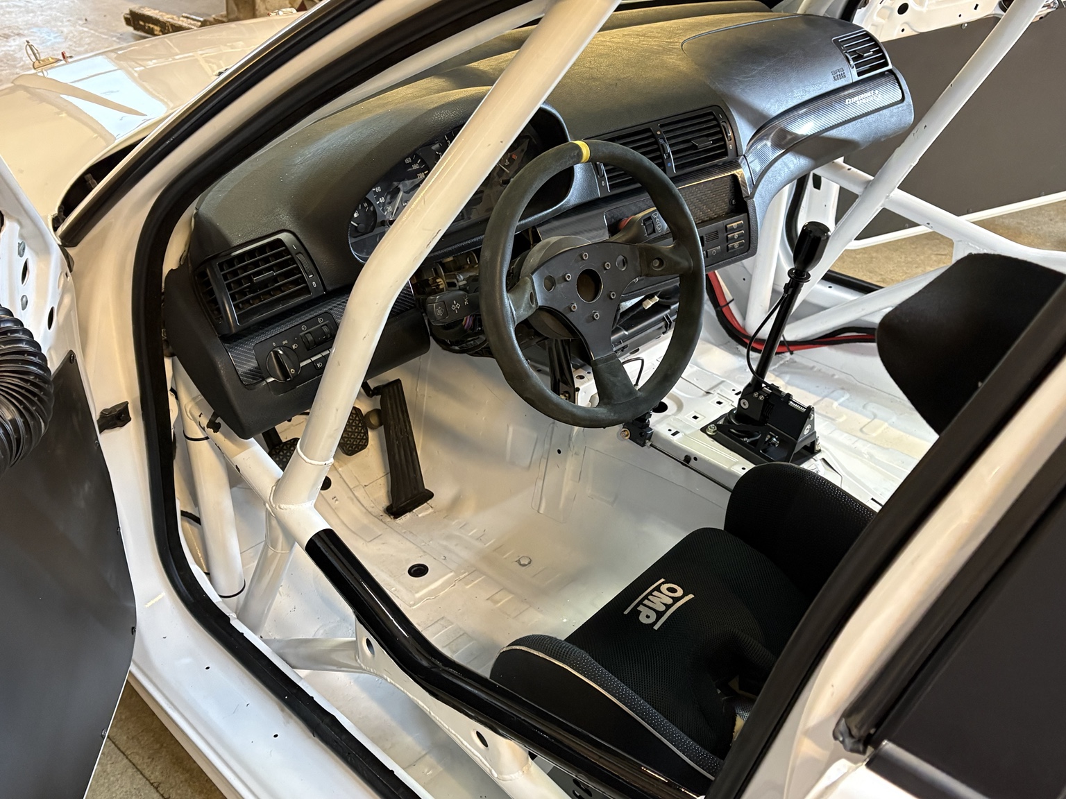 320i Supercup versenyautó utastere